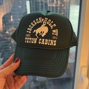 DIAMOND CROSS RANCH TRUCKER HAT